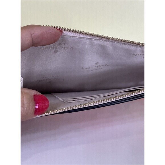 Kate Spade Strawberry Garden Medium L-Zip Wristlet MSRP $139 NWT - Picture 10 of 13